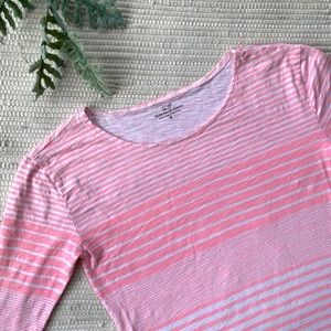 NWOT Vineyard Vines pink stripped 3/4 sleeve A-007
